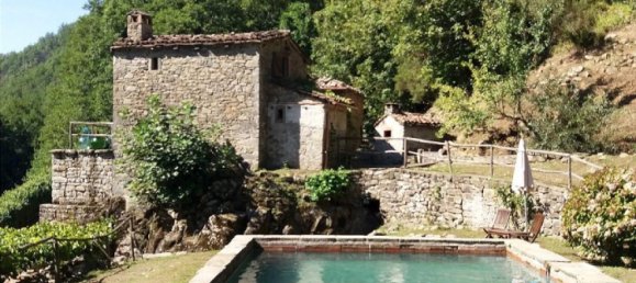 5 bedrooms House in Pieve Fosciana, Italy No. 384 3