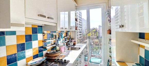 2 bedrooms Apartment in Paris, France No. 179407 5