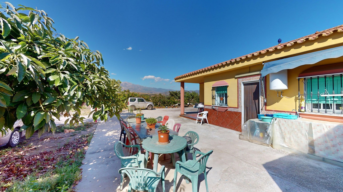 Дом с 3 спальнями в Бенамокарра, Испания № 56435