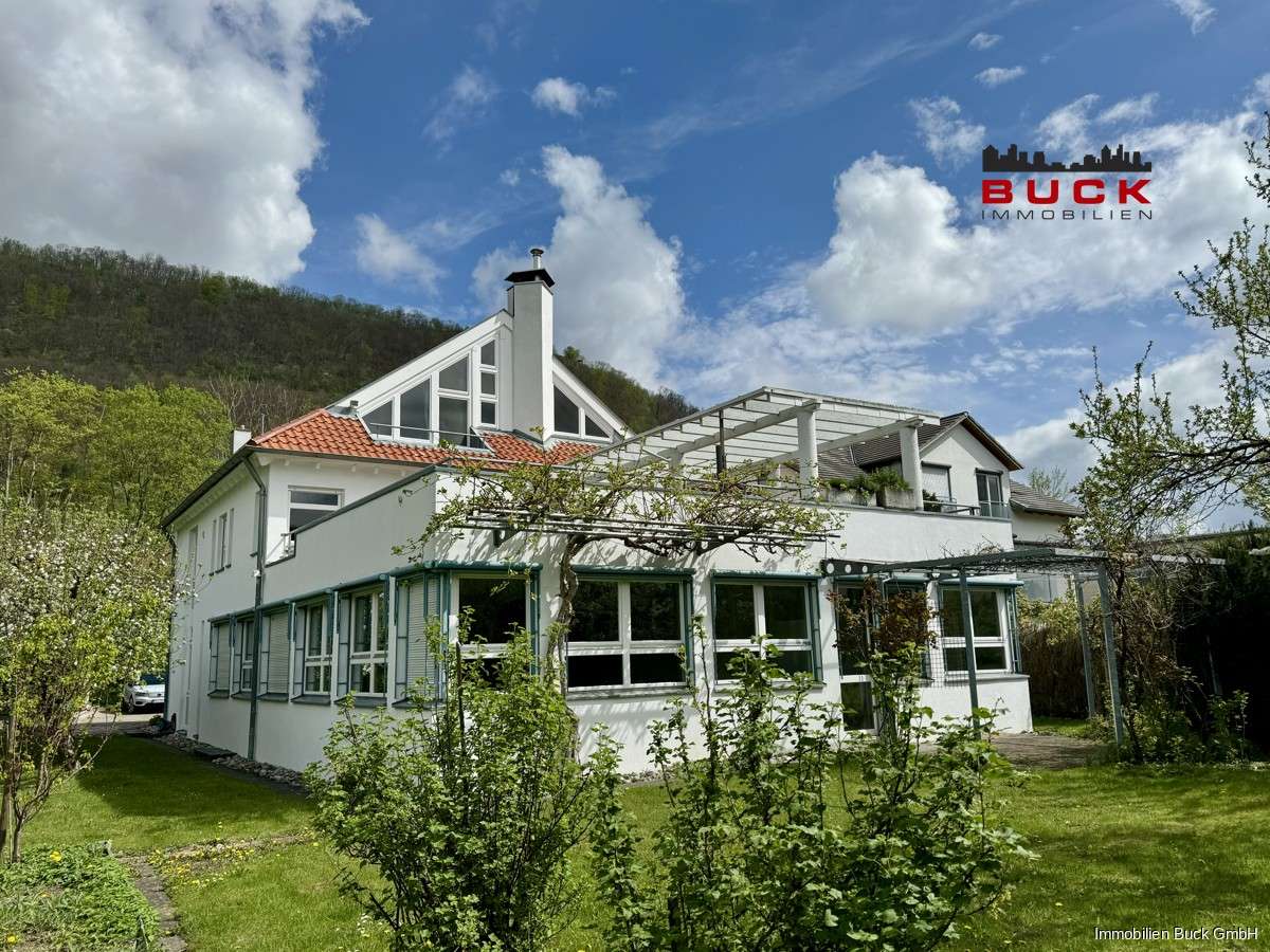 4 bedrooms Building in Baden-Wurttemberg, Germany No. 62064