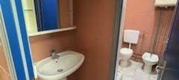 3-salle Appartement à Modena, Italy No. 280553 4