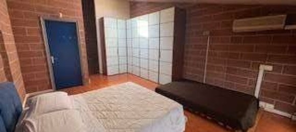 3-salle Appartement à Modena, Italy No. 280553 5