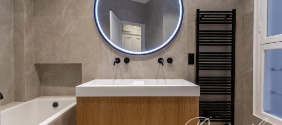 5 bedrooms Apartment in Paris, France No. 292046 12