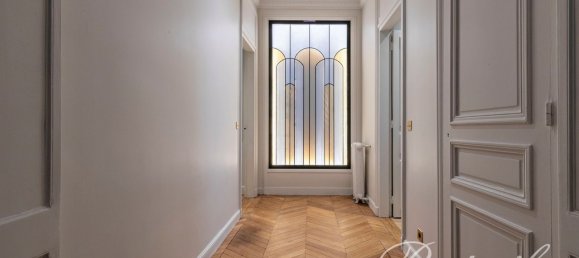 5 bedrooms Apartment in Paris, France No. 292046 10