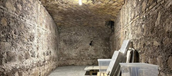 28m² Warehouse in Rome, Italy No. 72840 6