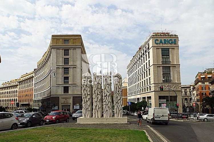 5-Zimmer Gewerbliche Immobilie in Rome, Italy, Nr. 329697