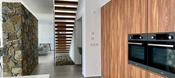 5 bedrooms House in Moniatis, Cyprus No. 6661 11