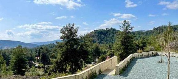 5 bedrooms House in Moniatis, Cyprus No. 6661 6