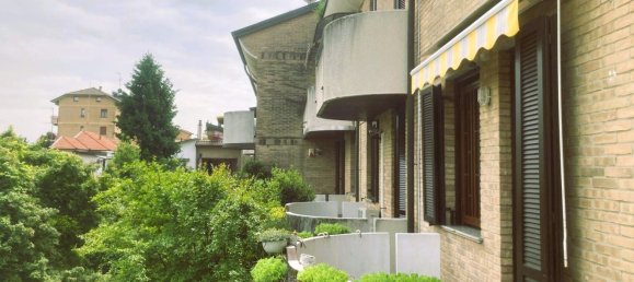 4 bedrooms House in Seregno, Italy No. 361140 11