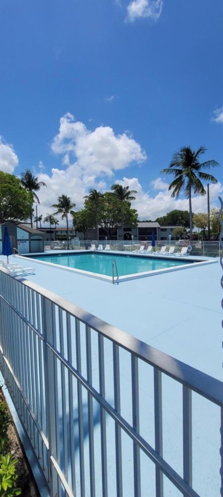 2 bedrooms Commercial property for rent in Miami, Miami-Dade, Florida, USA № 614007