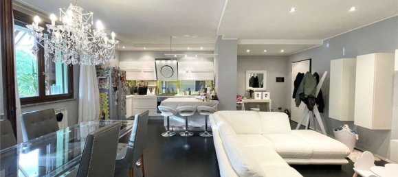 Apartamento de 4 habitaciónes en Castellarano, Italy No. 7448 7