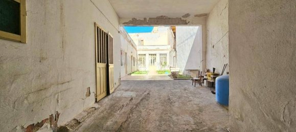 Дом с 5 комнатами в Куарту Сант'Элена, Италия № 177715 2