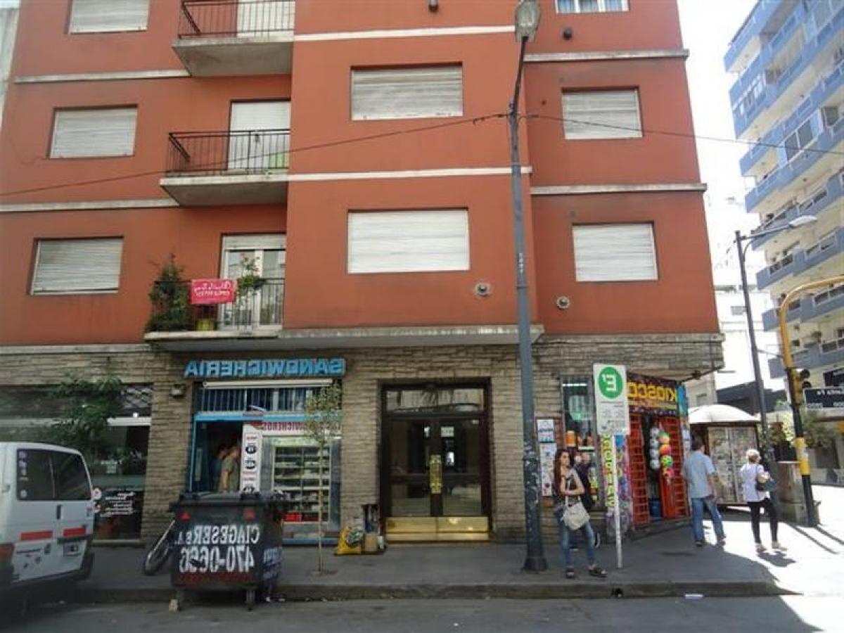 Apartamento de 2 dormitorios en Mar del Plata, Argentina No. 81096