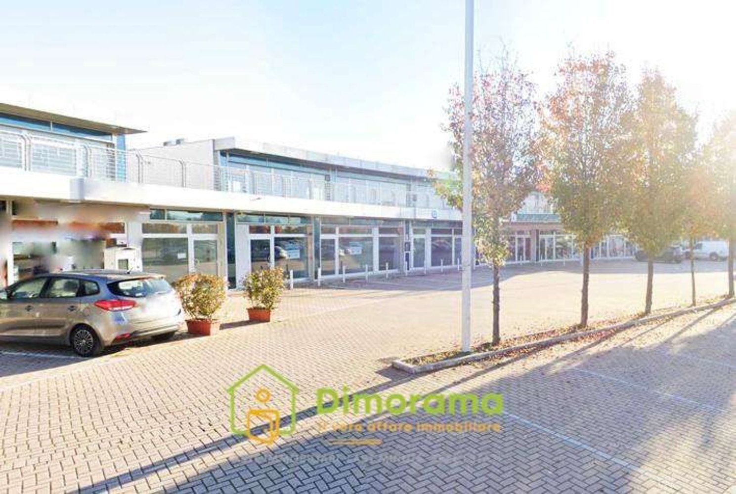 102m² Office in Capannori, Italy No. 189374