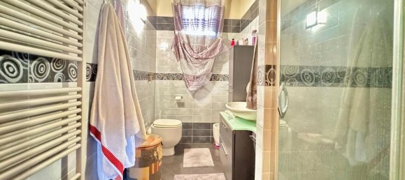 3 rooms Apartment in Prato, Italy No. 306468 35