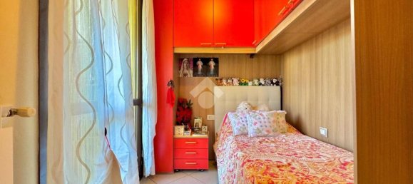 3 rooms Apartment in Prato, Italy No. 306468 32