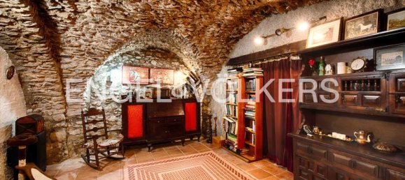 3 bedrooms House in Garriguella, Spain No. 169457 13