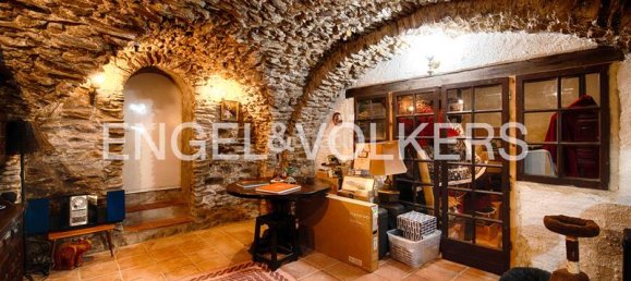 3 bedrooms House in Garriguella, Spain No. 169457 12