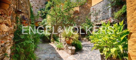 3 bedrooms House in Garriguella, Spain No. 169457 2