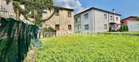 4 bedrooms House in Spinea, Italy No. 359373 5