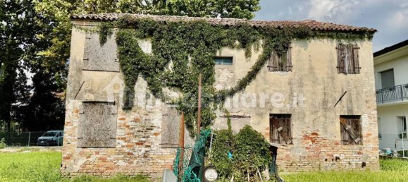 4 bedrooms House in Spinea, Italy No. 359373 9