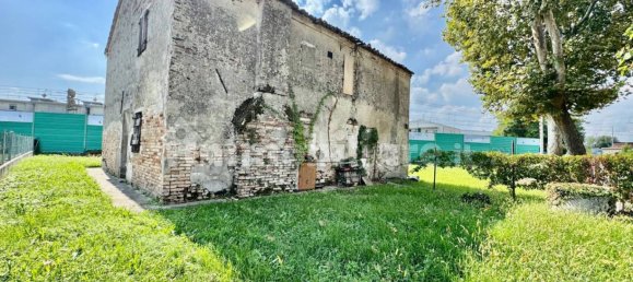 4 bedrooms House in Spinea, Italy No. 359373 14