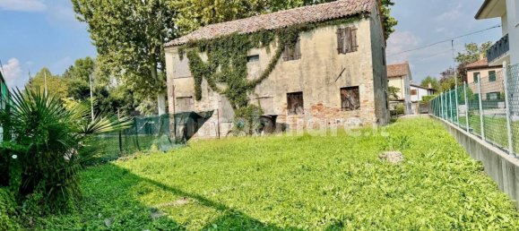 4 bedrooms House in Spinea, Italy No. 359373 4