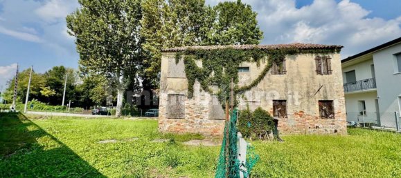 4 bedrooms House in Spinea, Italy No. 359373 8