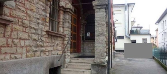 Apartamento de 3 dormitorios en Belluno, Italy No. 376998 2