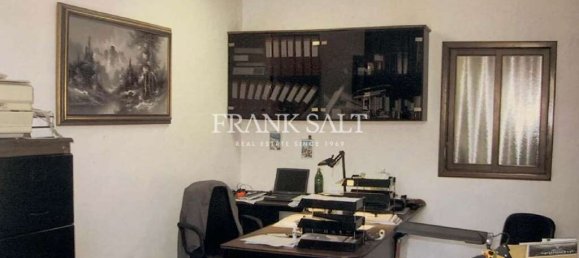 218m² Office in Valletta, Malta No. 12191 9