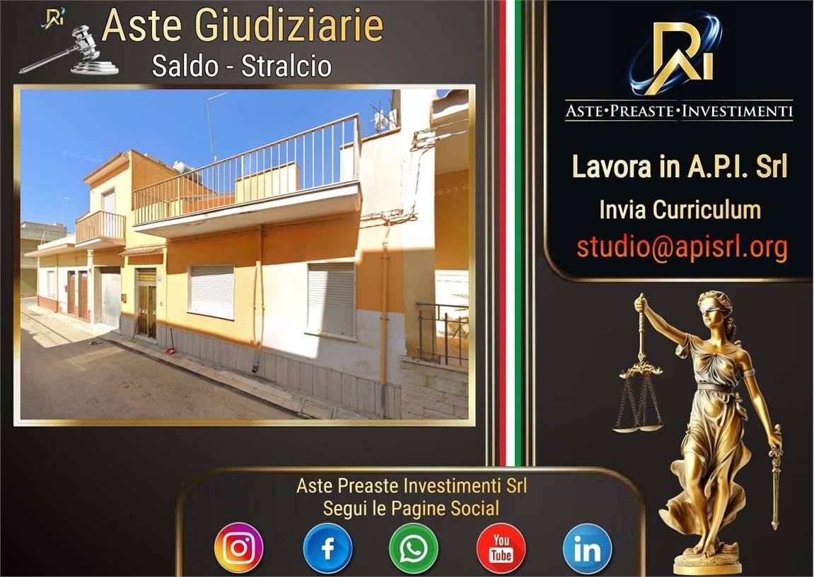 Apartamento de 3 dormitorios en Pachino, Italy No. 356329