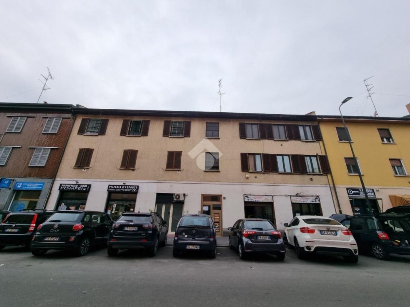 4غرفة شقة في Milan, Italy رقم 241430