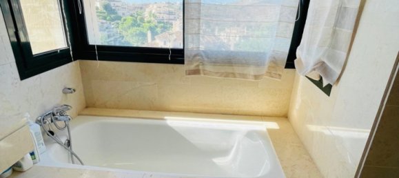 4 bedrooms Penthouse in Benahavis, Spain No. 4514 13