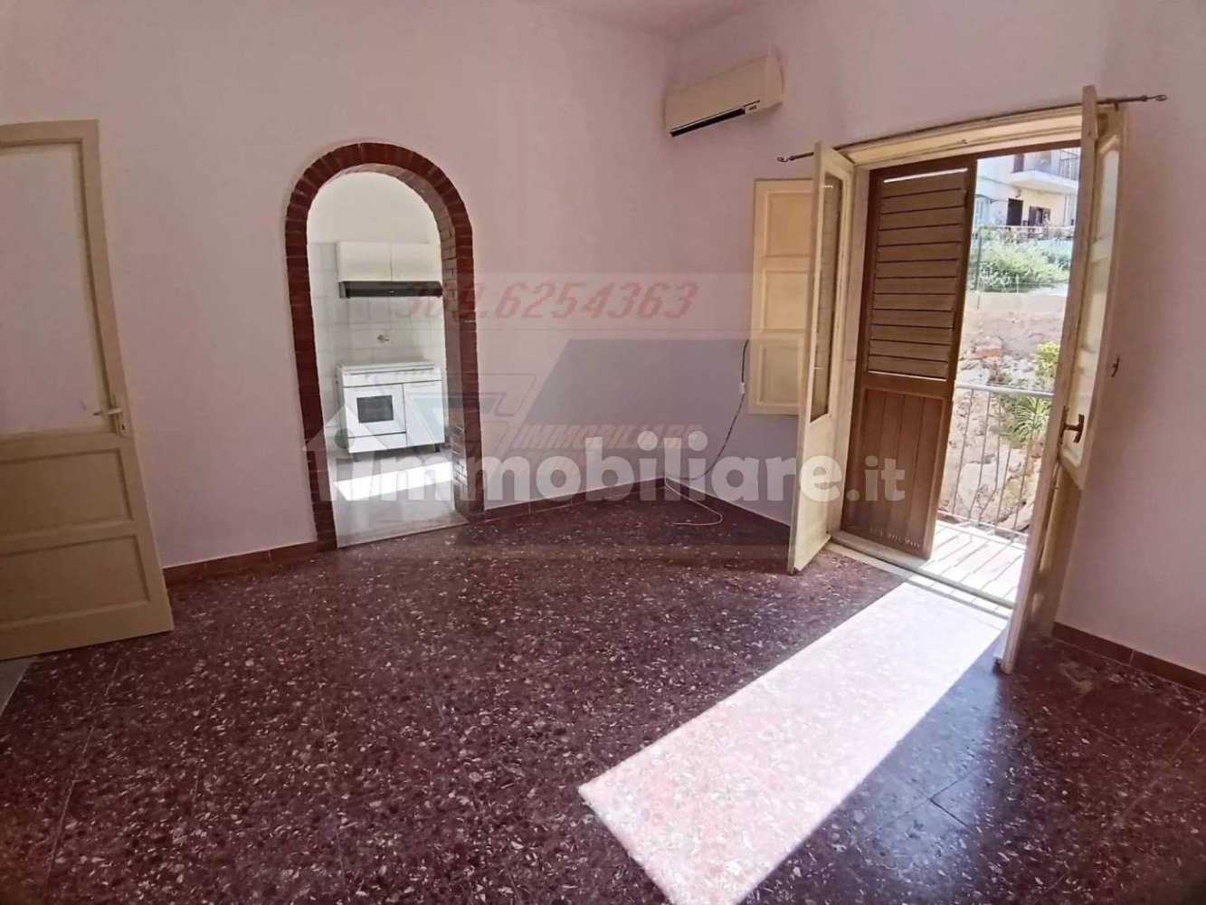 Квартира с 1 спальней в Сиракузы, Италия № 356368