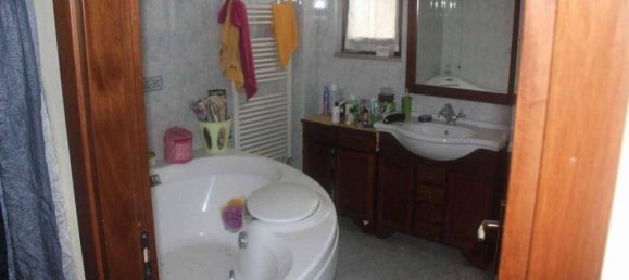3 bedrooms Apartment in Gerenzano, Italy No. 283536 7