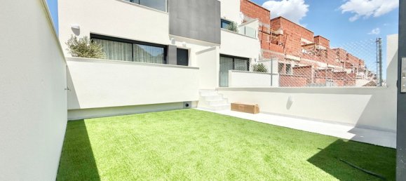 2 bedrooms Villa in Alicante, Spain No. 16608 13