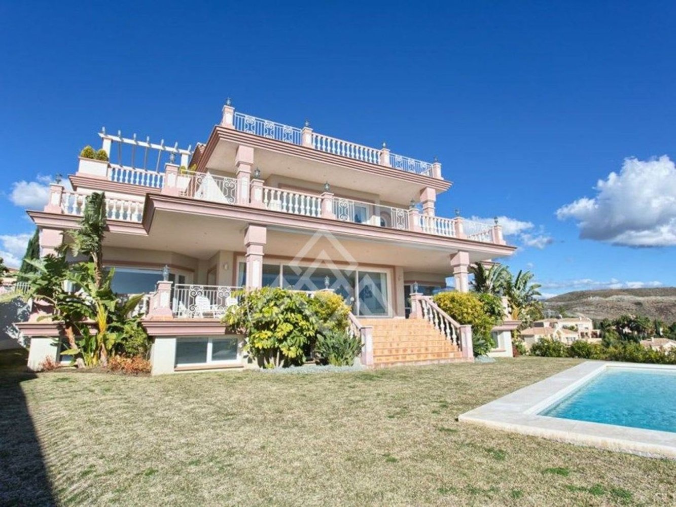 Дом с 8 спальнями в Малага, Испания № 130908