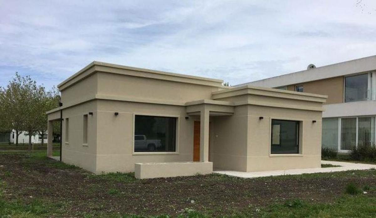 Casa de 3 dormitorios en Mar del Plata, Argentina No. 95286