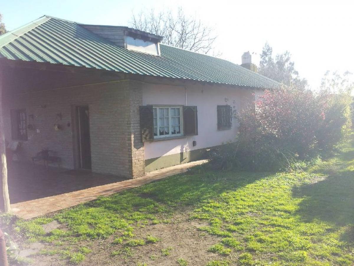 Casa de 2 dormitorios en Buenos Aires, Argentina No. 99123