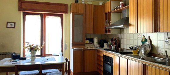 6 rooms Apartment in Pentone, Italy No. 219035 16