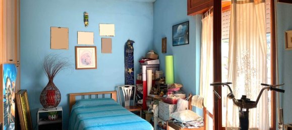 6 rooms Apartment in Pentone, Italy No. 219035 9