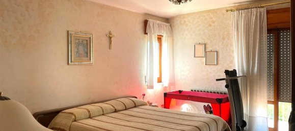 6 rooms Apartment in Pentone, Italy No. 219035 11