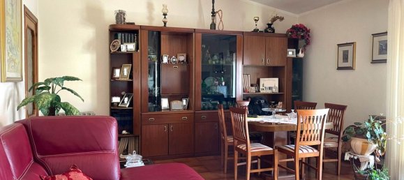 6 rooms Apartment in Pentone, Italy No. 219035 17