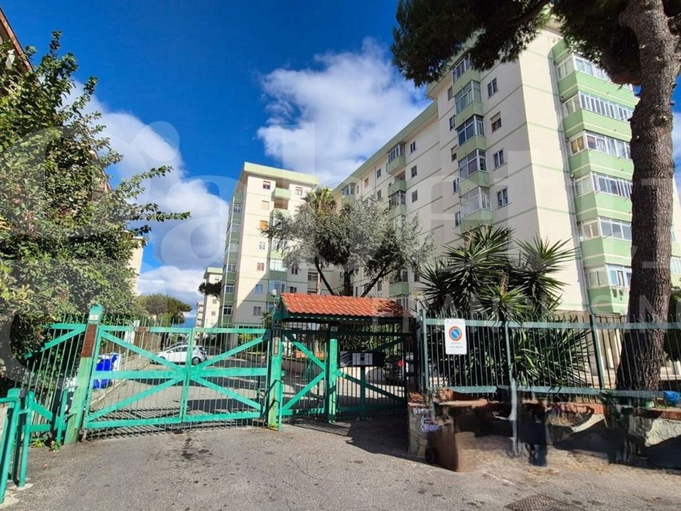 5 Schlafzimmer Wohnung in Torre Annunziata, Italy, Nr. 340057