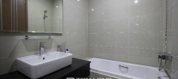 4 bedrooms Villa in Tay Ho, Vietnam No. 1001 8