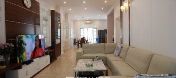 4 bedrooms Villa in Tay Ho, Vietnam No. 1001 2