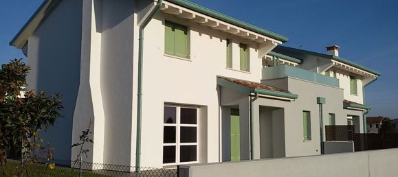 4 rooms House in Paese, Italy No. 256262 10