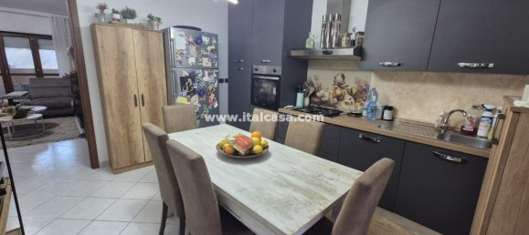 3 rooms Apartment in Crotone, Italy No. 89459 5