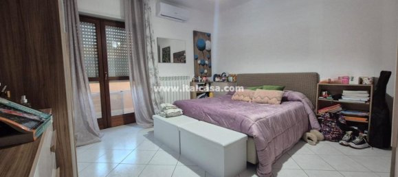 3 rooms Apartment in Crotone, Italy No. 89459 12