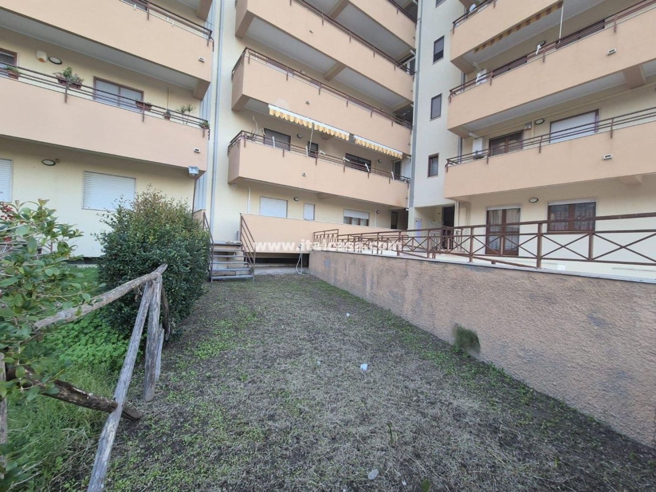 3 rooms Apartment in Crotone, Italy No. 89459